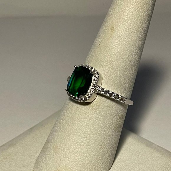 Emerald Green and CZ Fashion Ring SZ 8 - Picture 2 of 2